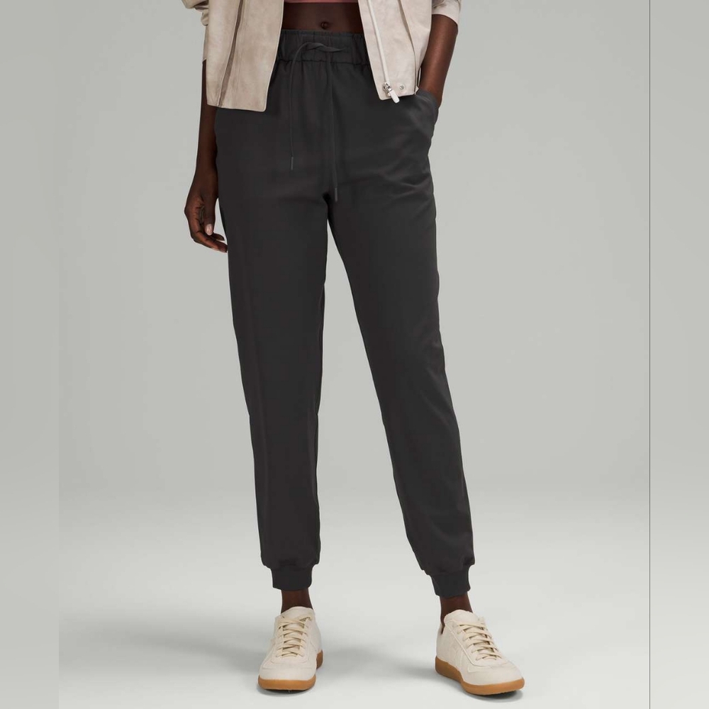 Lululemon Stretch Luxtreme High Rise Jogger